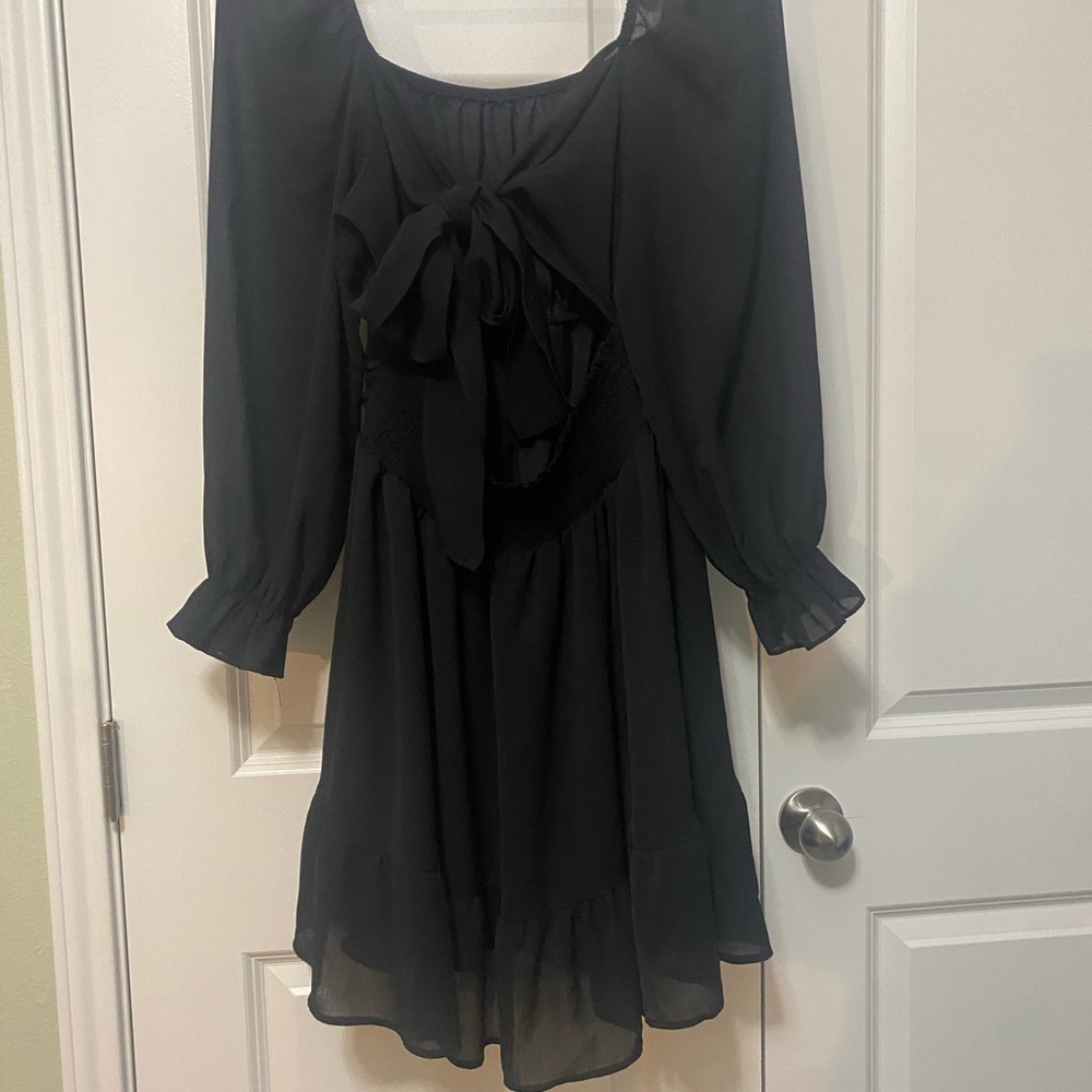 Chic Black Dress with Bow Detail